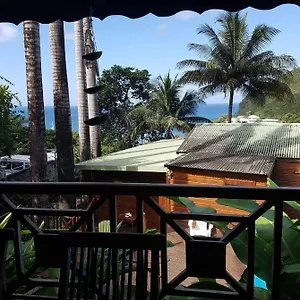 Gîtes Les Lodges Des Hauts De Bungalow Aruba Hébergement de vacances Deshaies